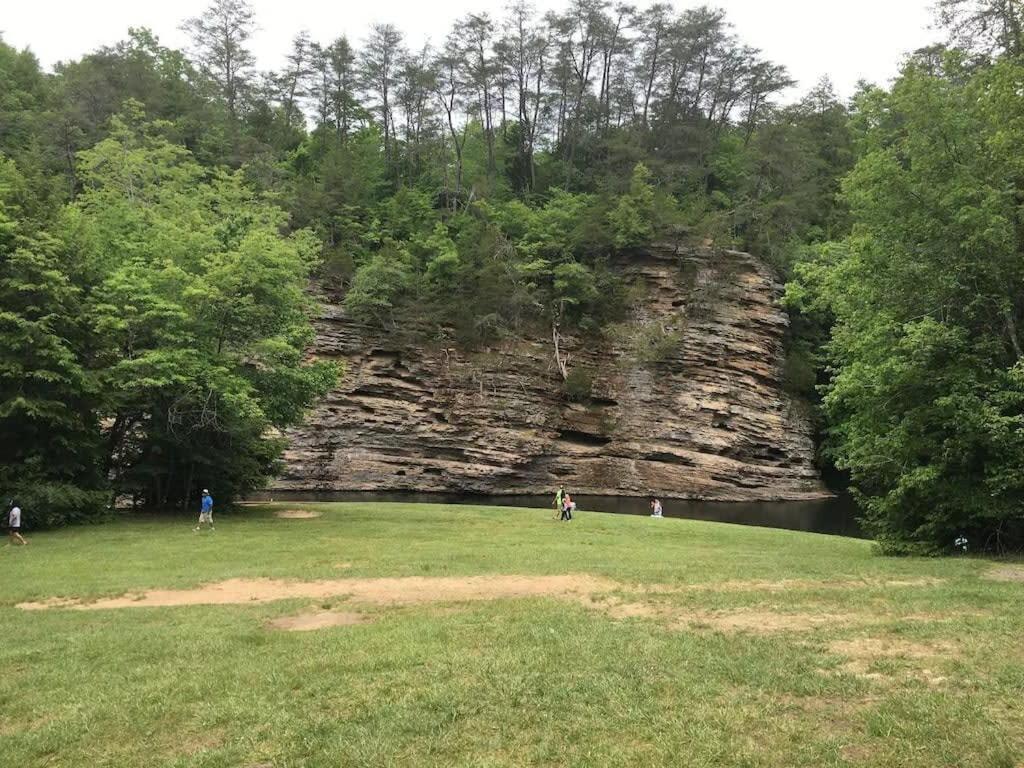 Spencer Tn State Parks Open! Hikes, Waterfalls, Firepits! מראה חיצוני תמונה